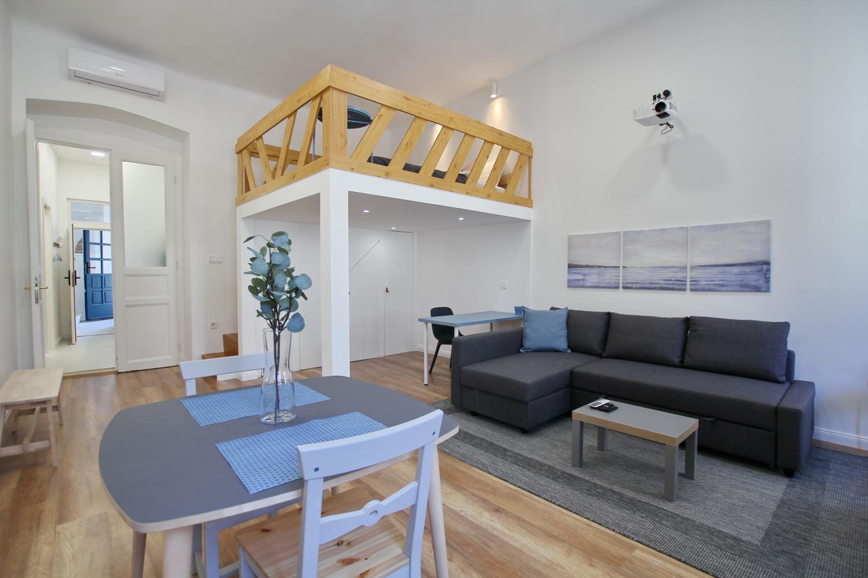 PAU Stylish studios in the heart of Budapest view 2
