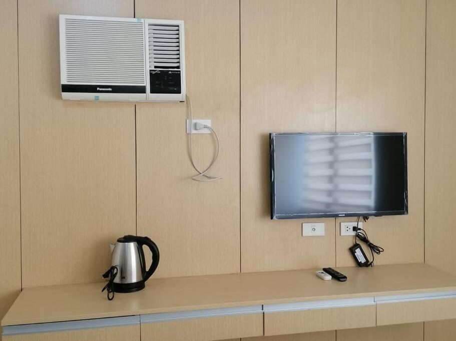 Pool level Persimmon Condo w/ kitchen unit 615 view 4