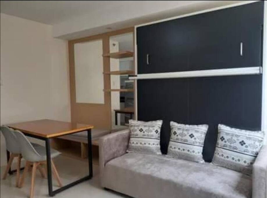 Pool level Persimmon Condo w/ kitchen unit 615 view 3
