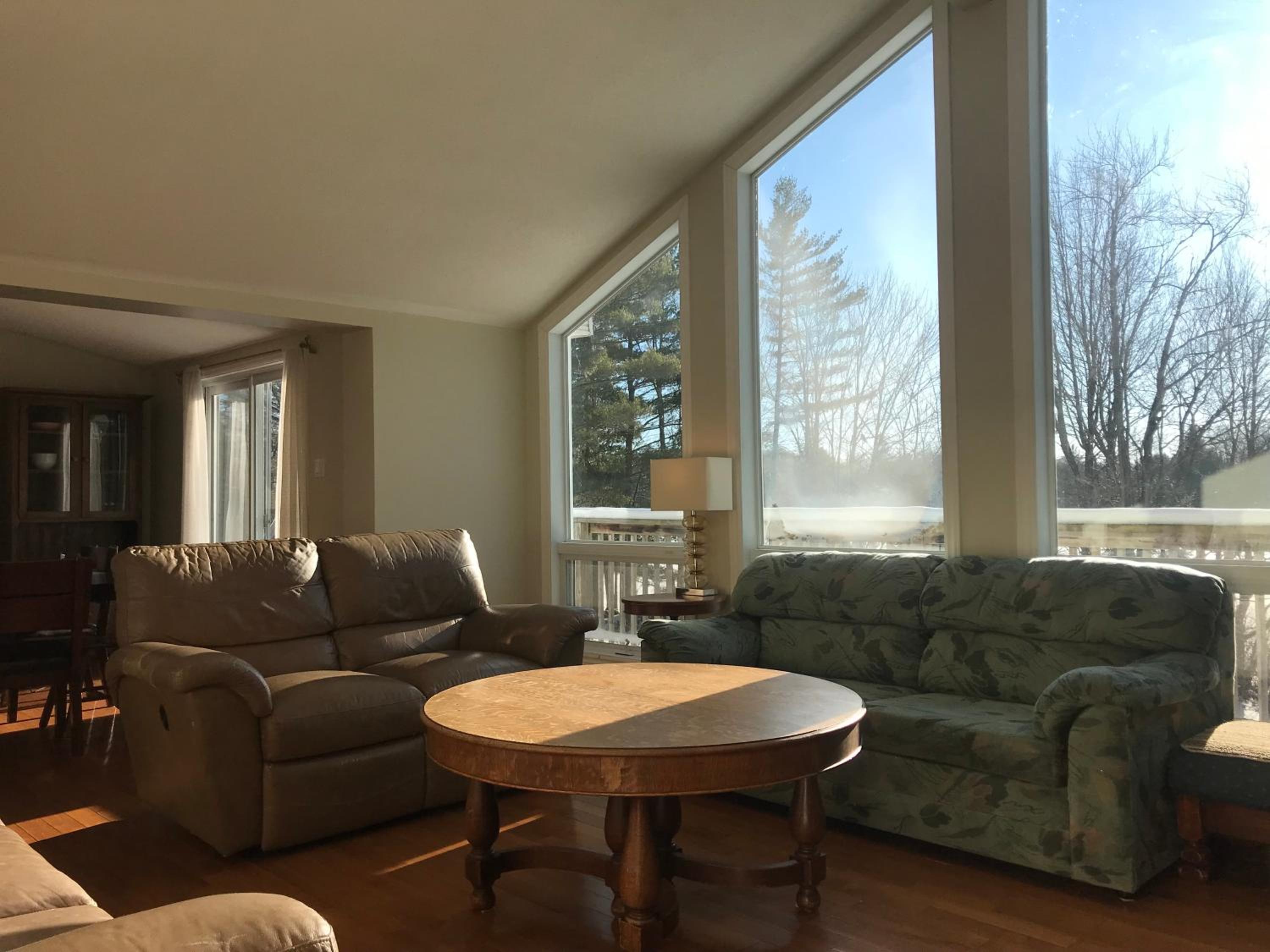 Perfect 3 bedroom waterfront muskoka cottage