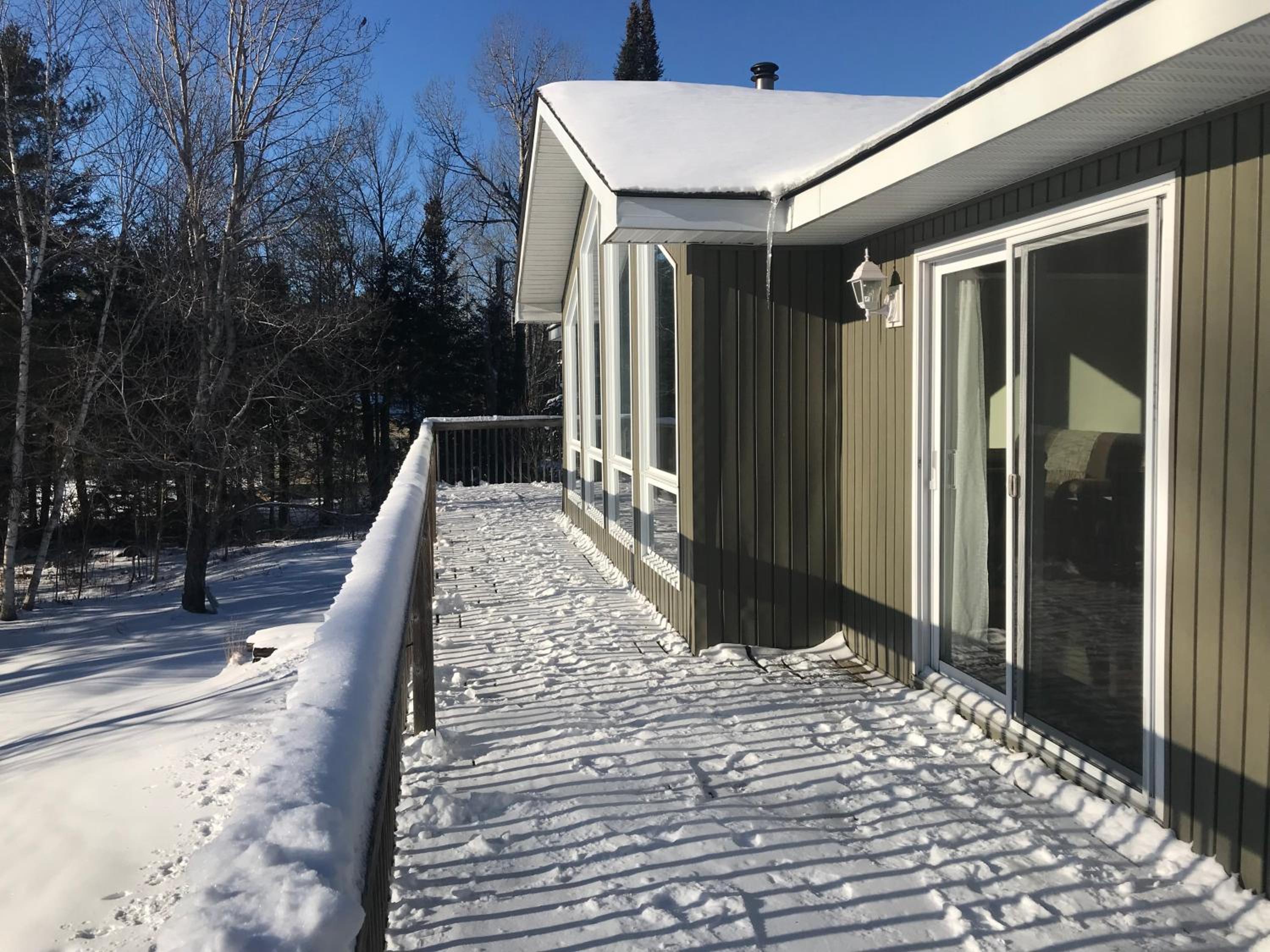 Perfect 3 bedroom waterfront muskoka cottage