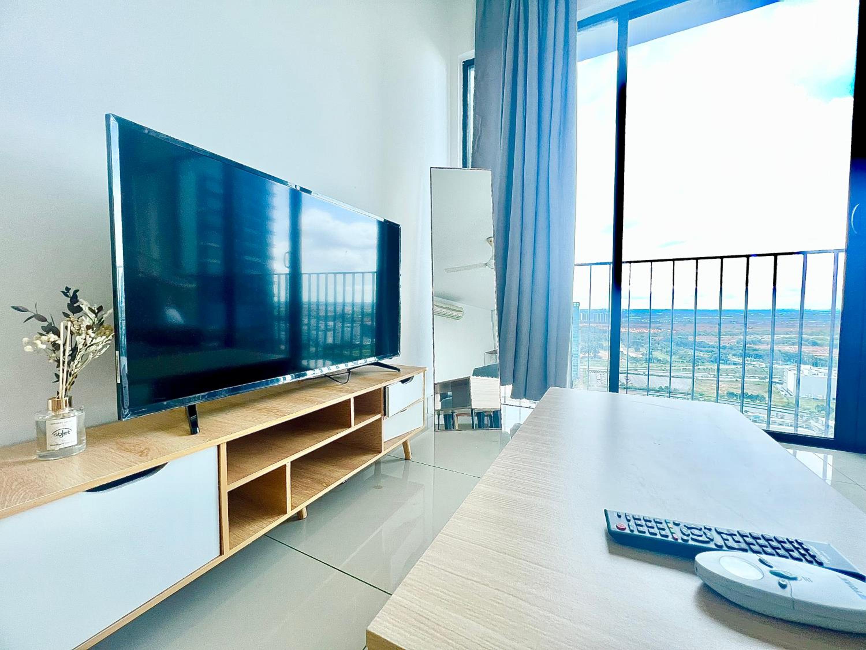 F 1-5 Pax 3bed Cozy Home Studio Trefoil Setia Alam WIFI & TV photo 2