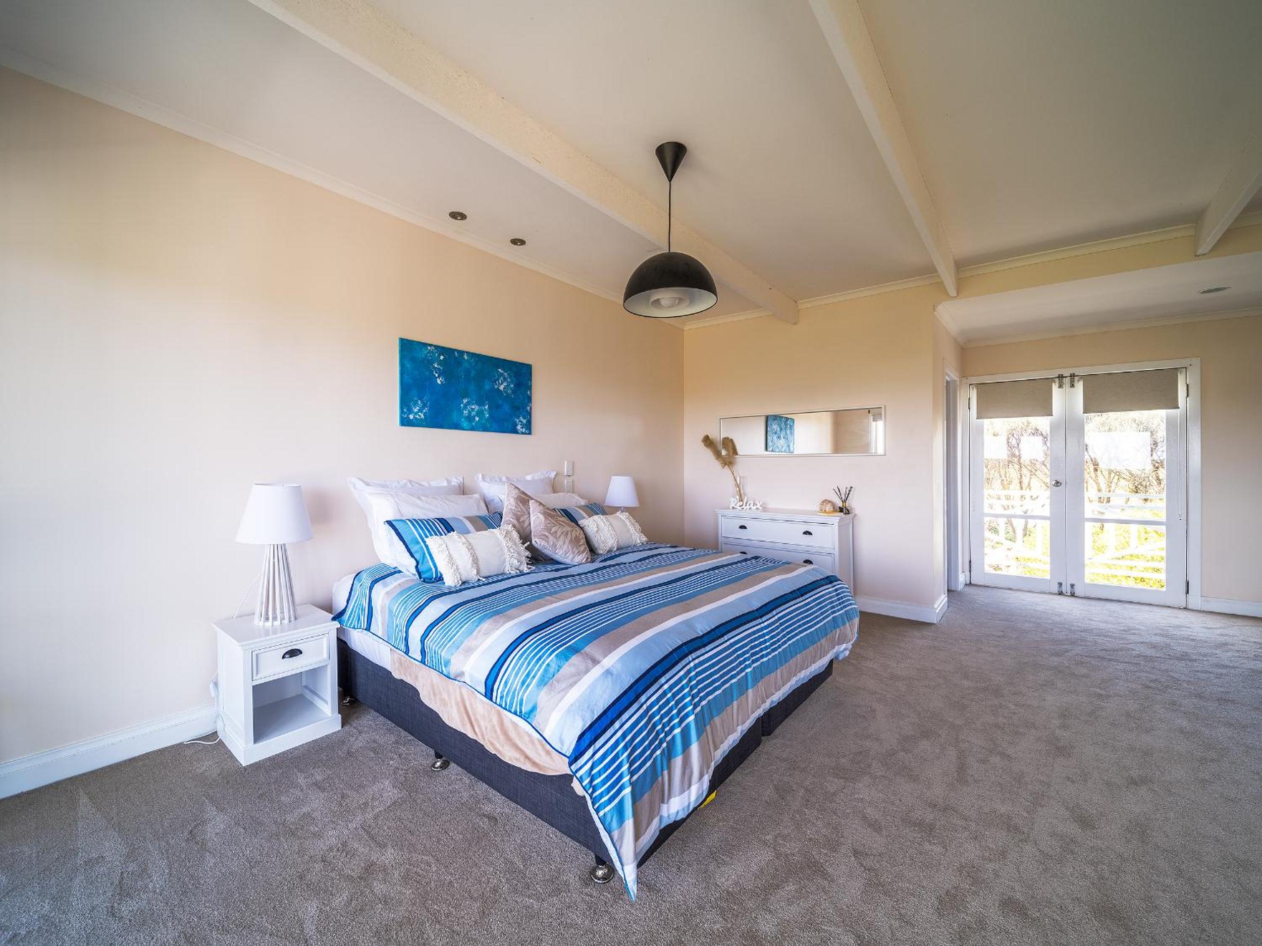 1-bedroom unit with stunning ocean views!