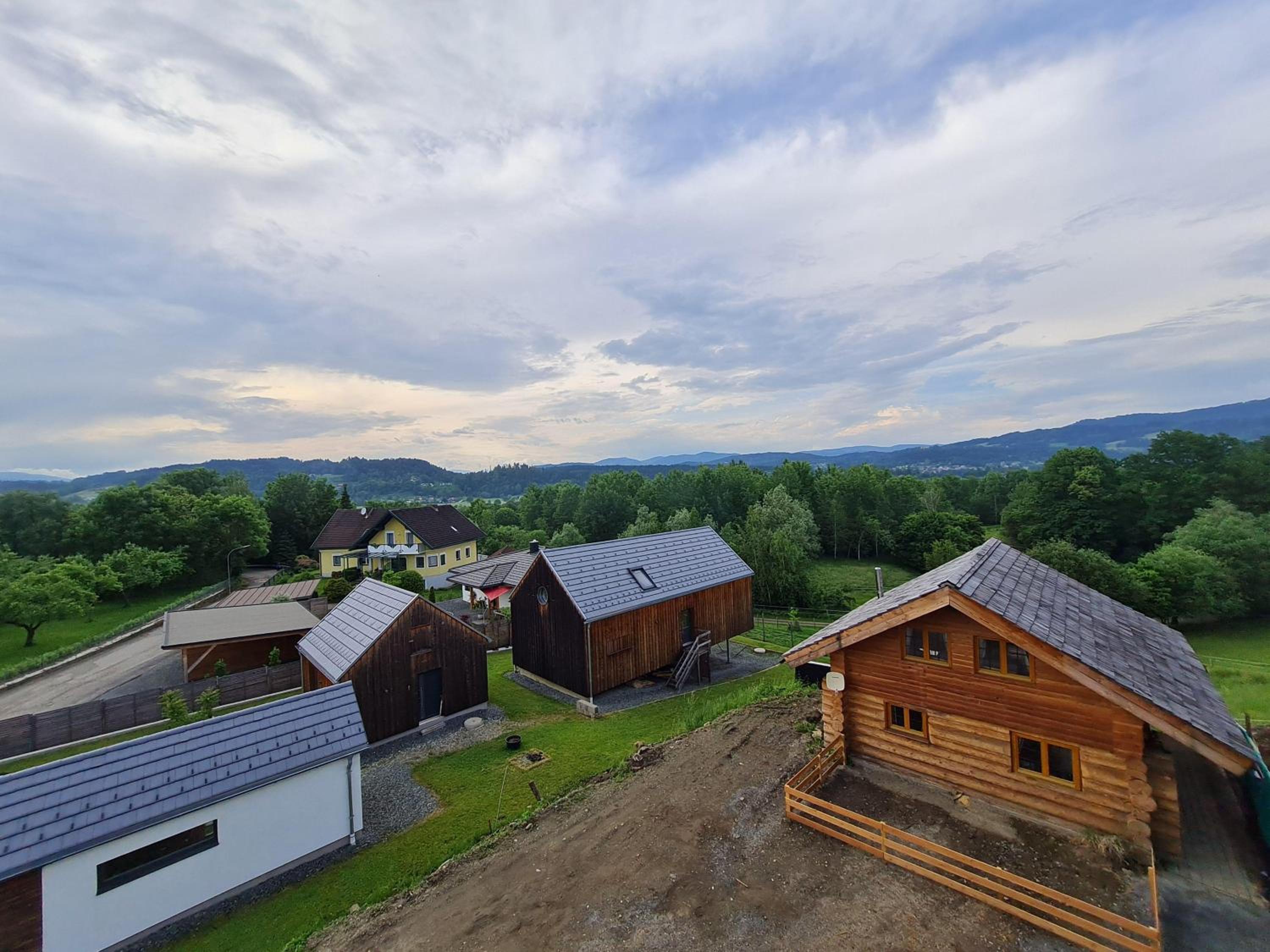 Naturstammhaus-Blockhaus