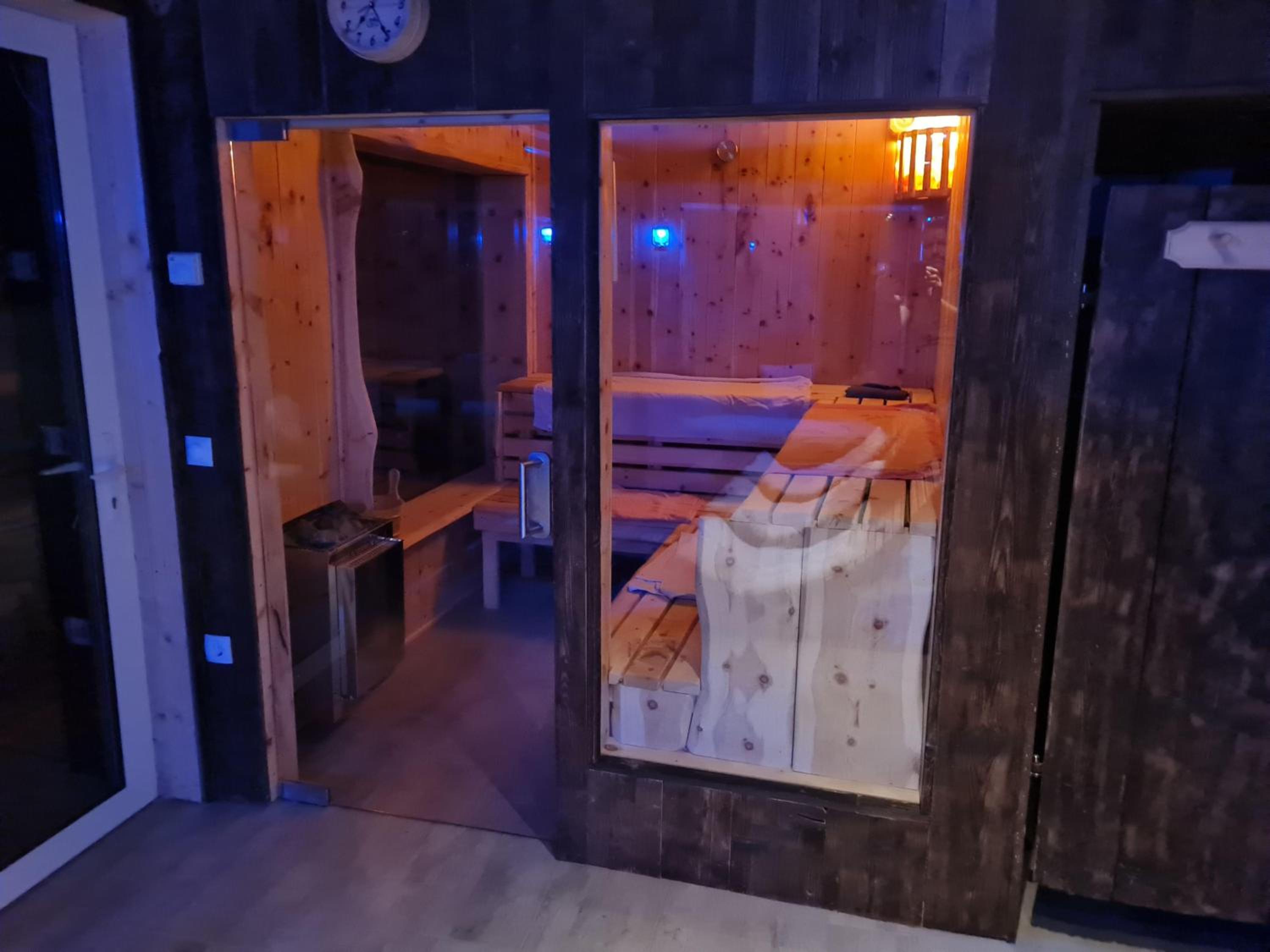 Naturstammhaus-Blockhaus