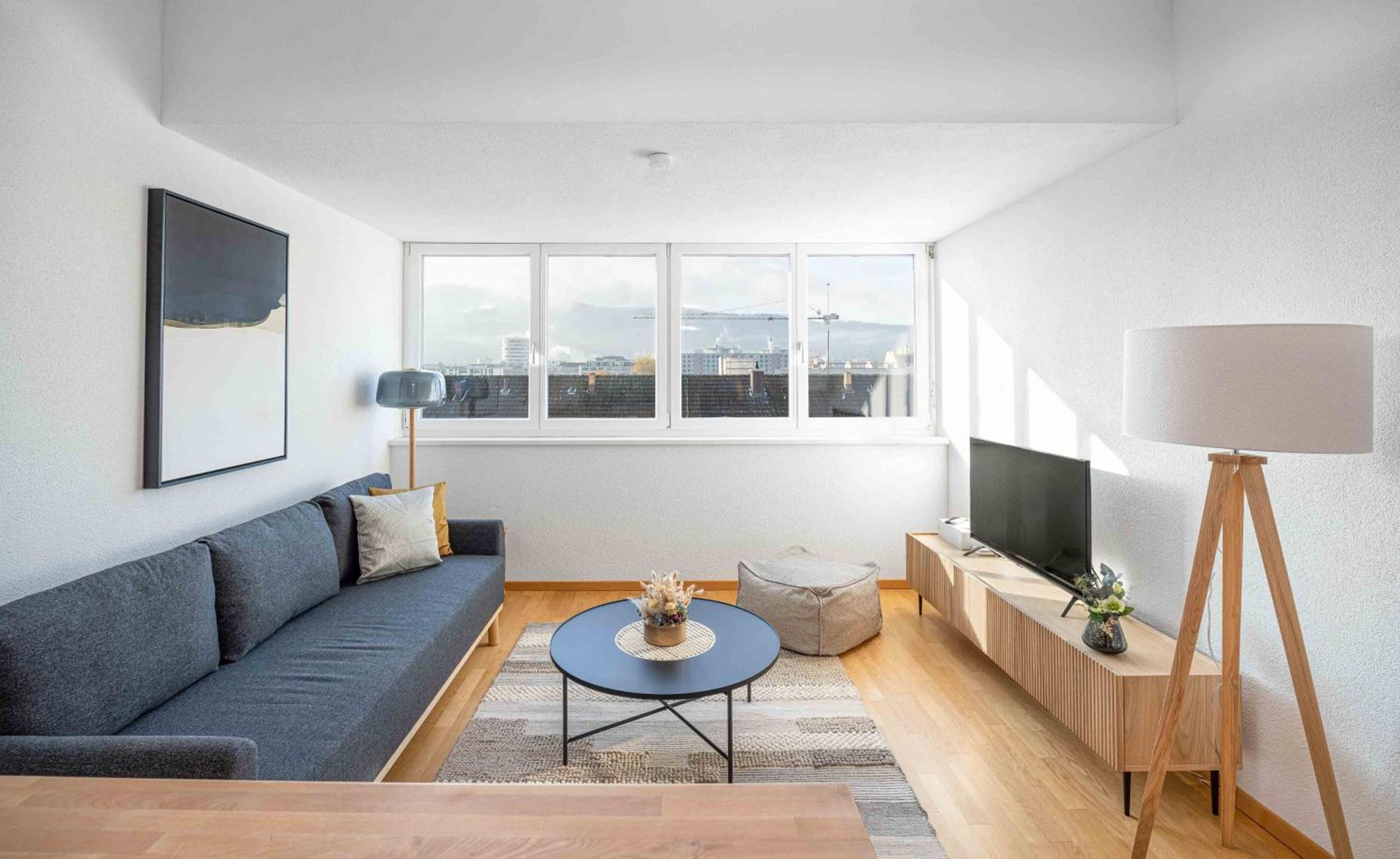 Modern 3BDR Duplex with Skyroof in Trendy Zurich West