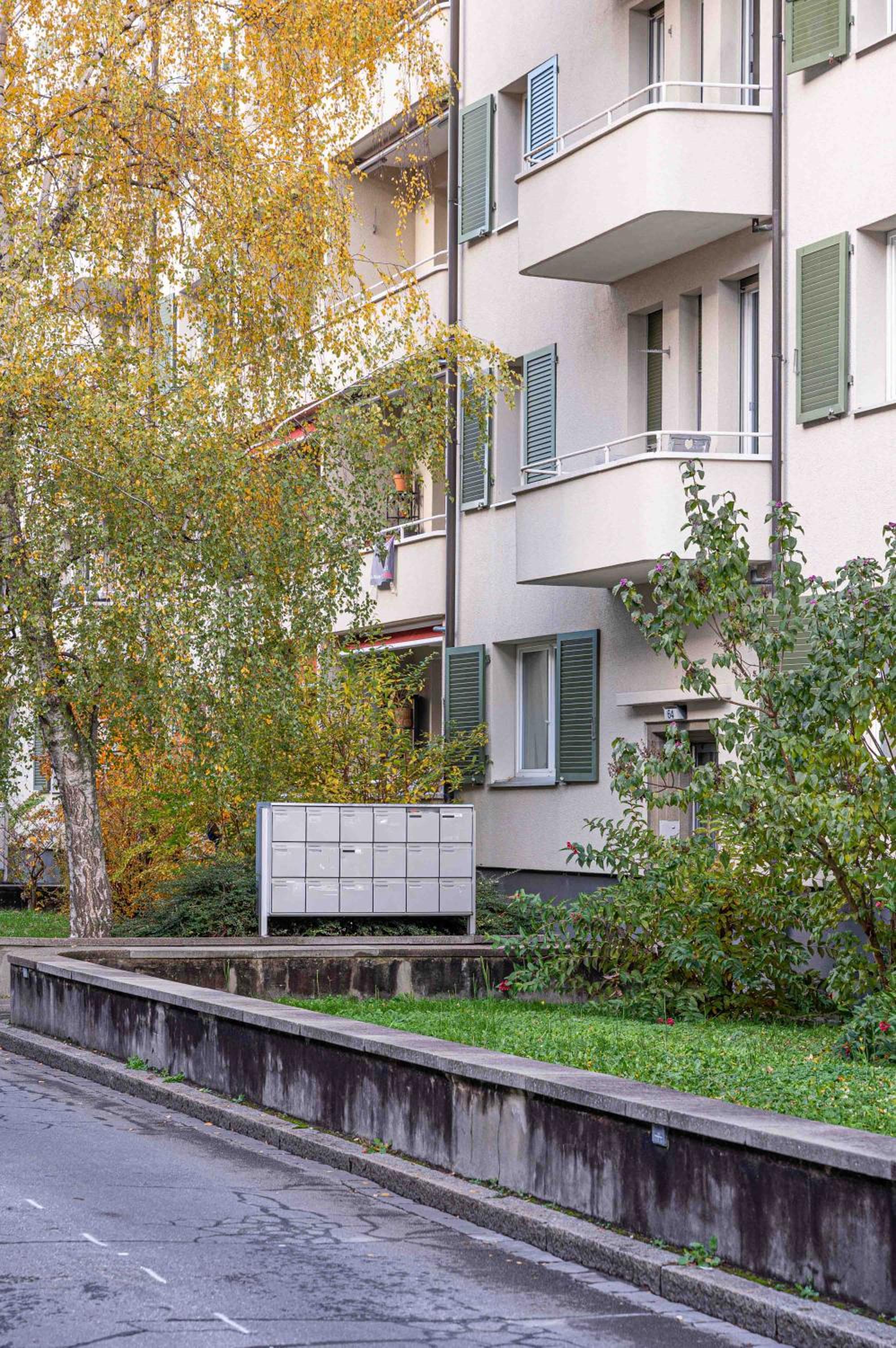 Modern 3BDR Duplex with Skyroof in Trendy Zurich West