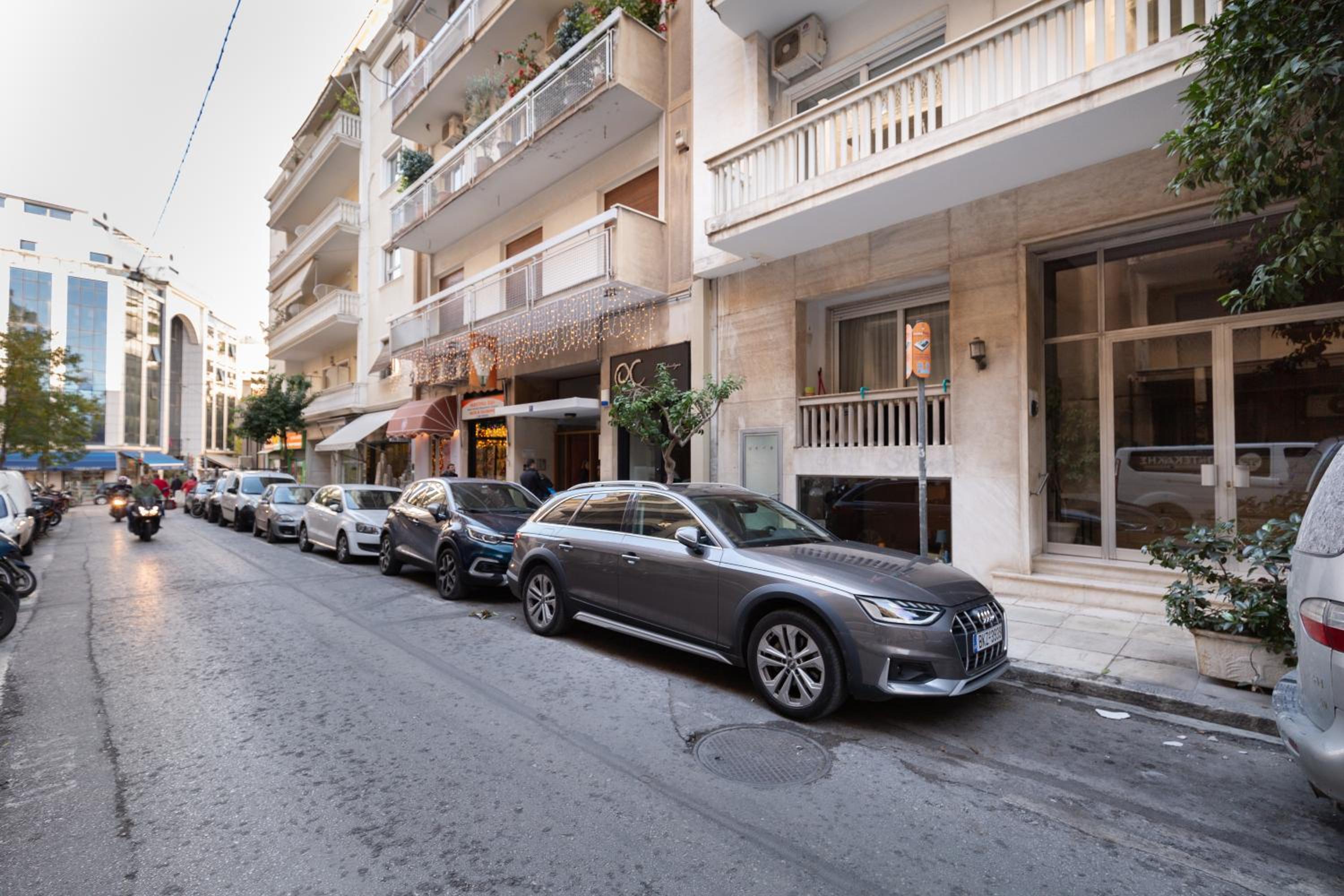 Bang in Kolonaki by Athenian Homes