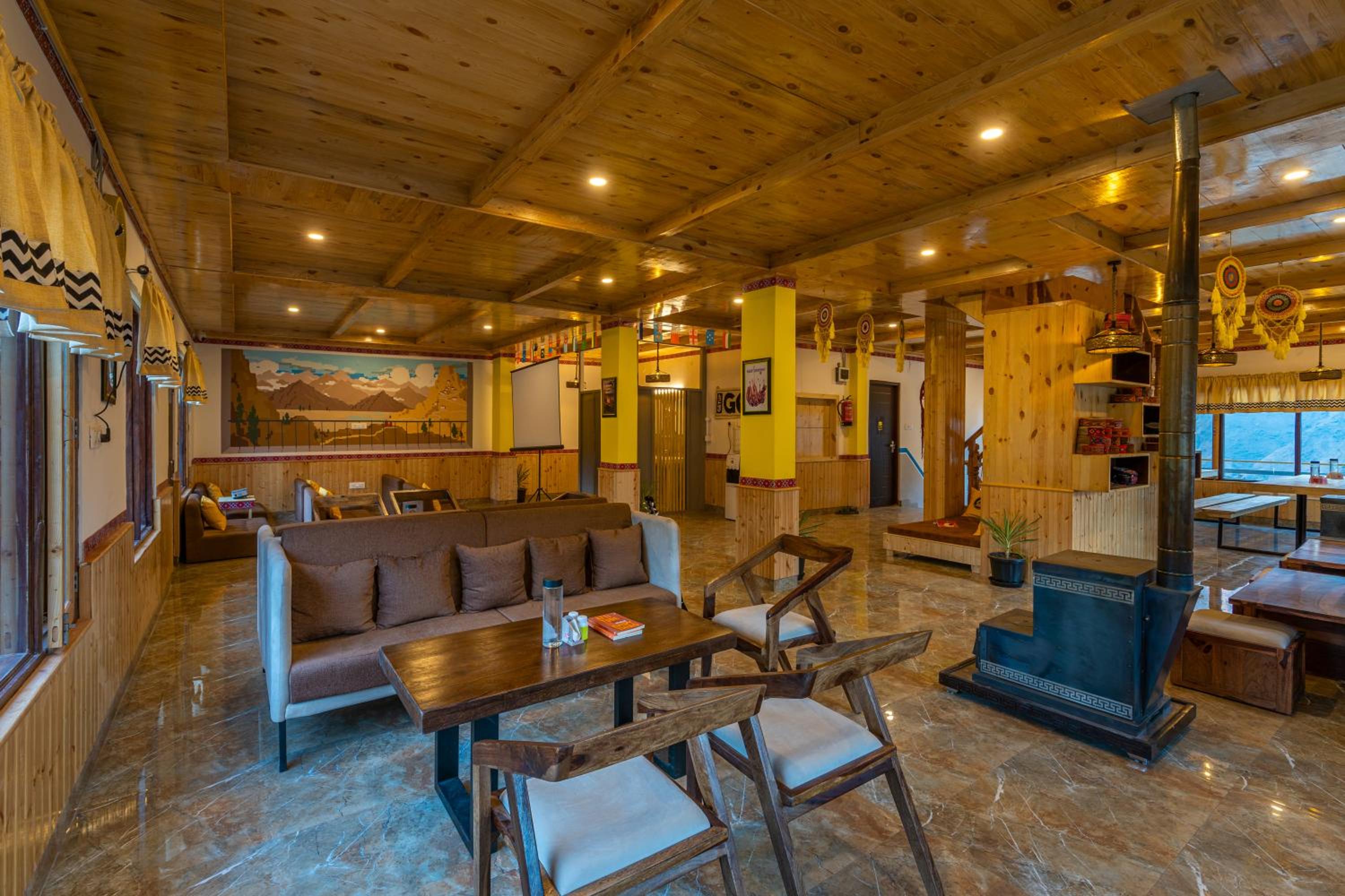 The Hosteller Tirthan Valley view 5