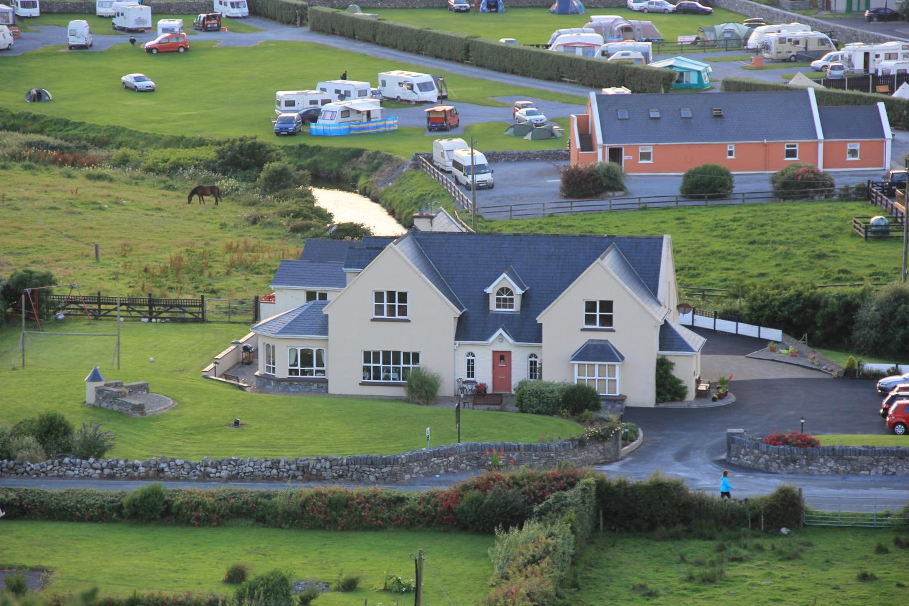 Hotel Doolin Eye Dunroman - Image 1