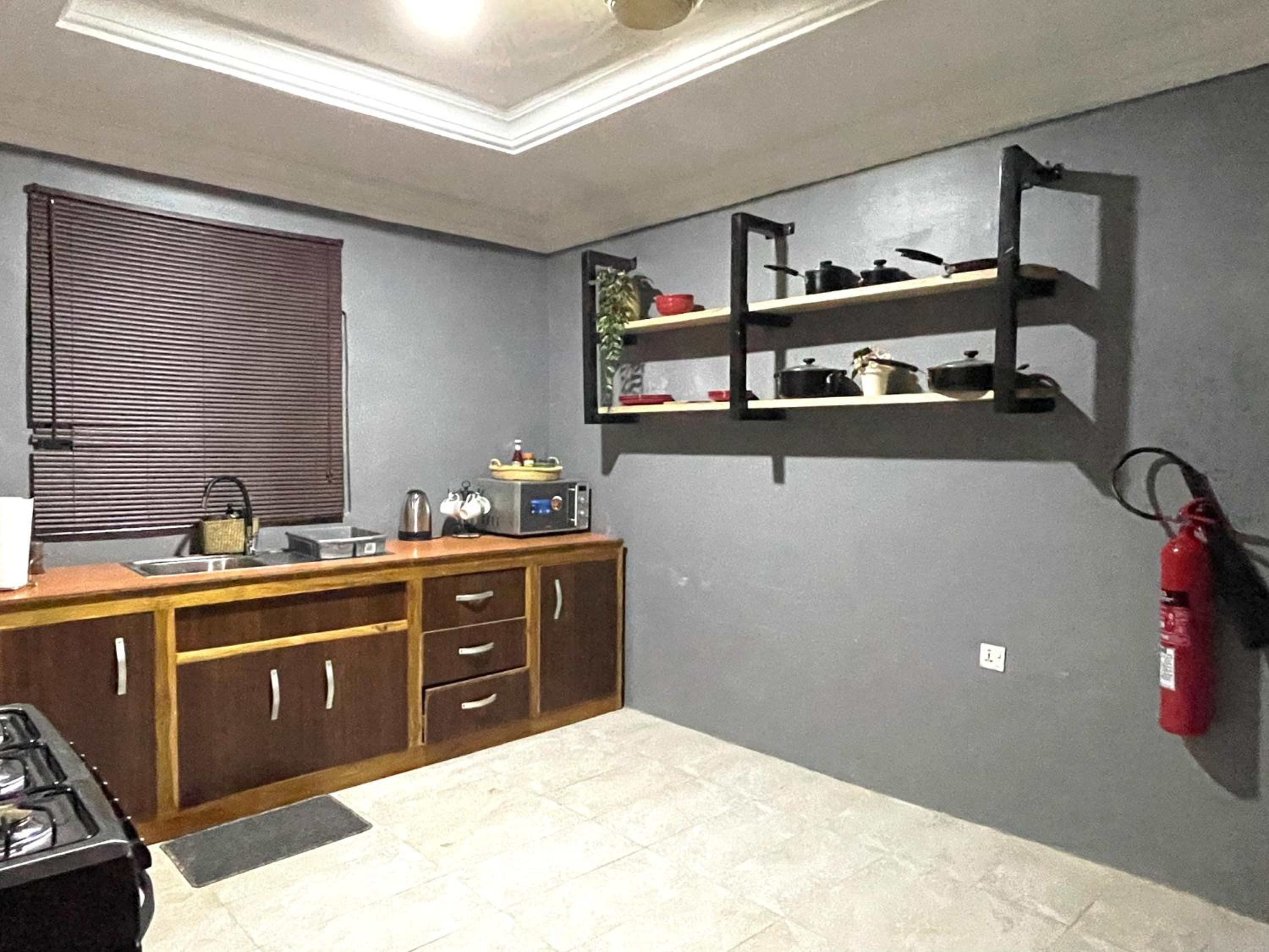 1 Bedroom Sleeps 2 -Free Parking -Children welcome