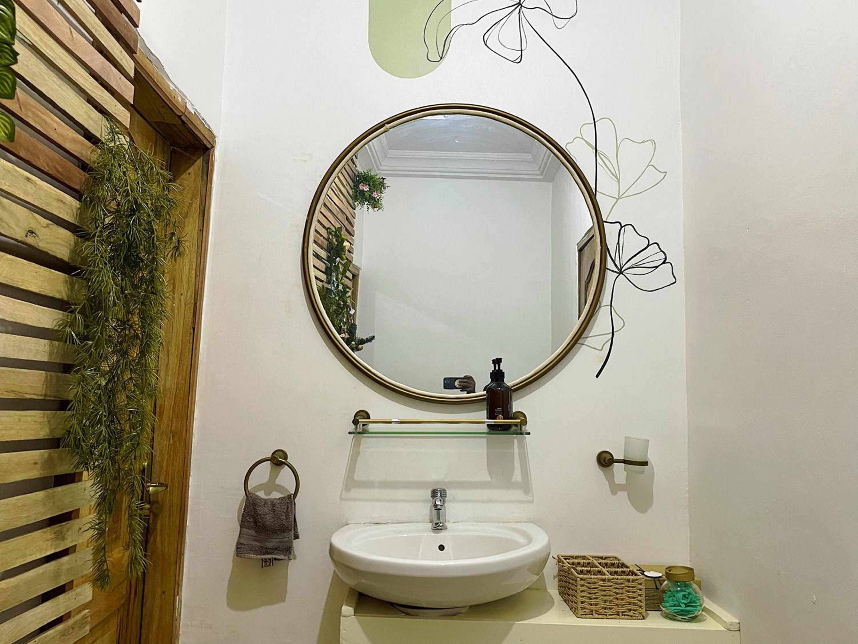1 Bedroom Sleeps 2 -Free Parking -Children welcome, photo 19