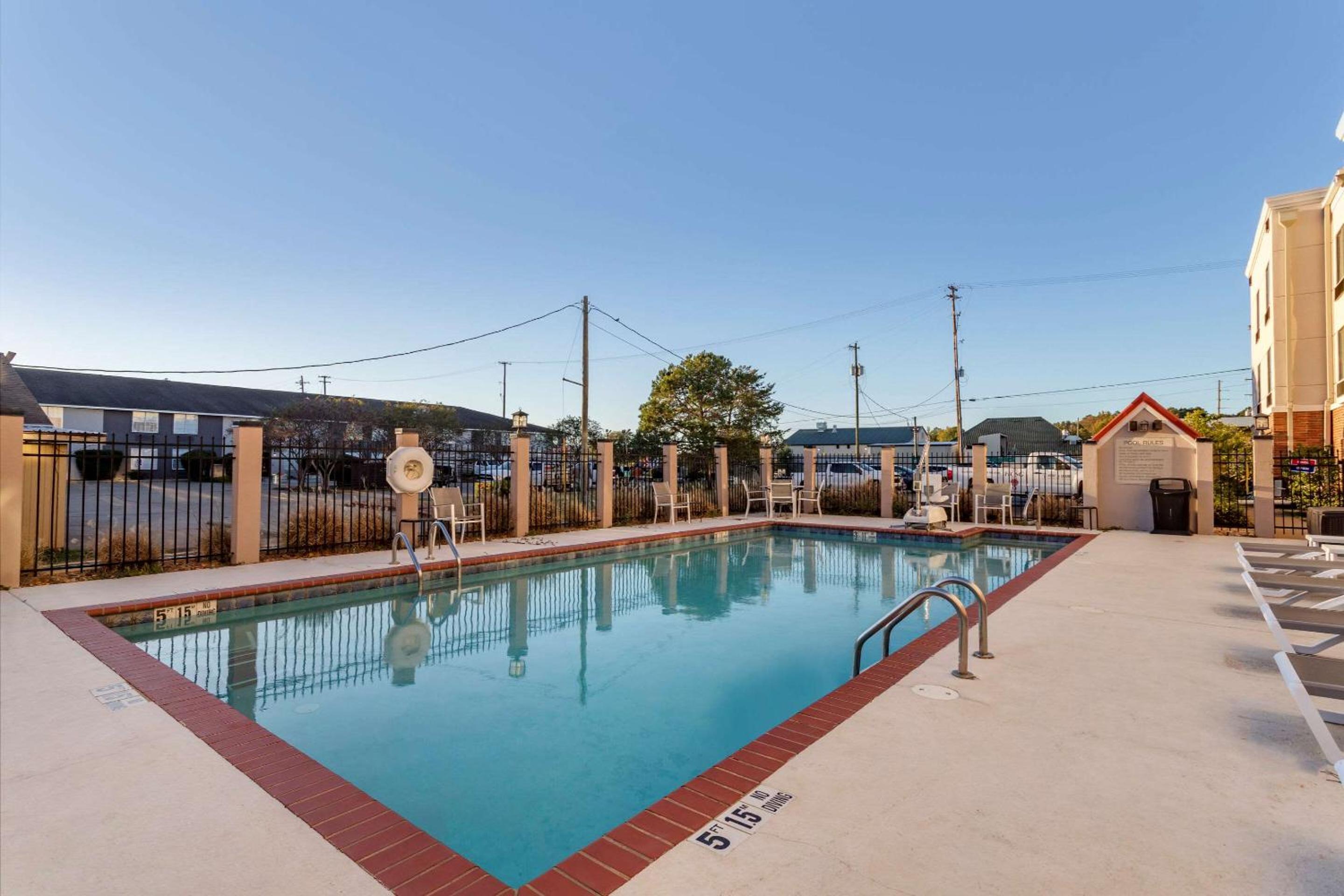 Natchitoches Vacations - Comfort Suites Natchitoches - Property Image 3