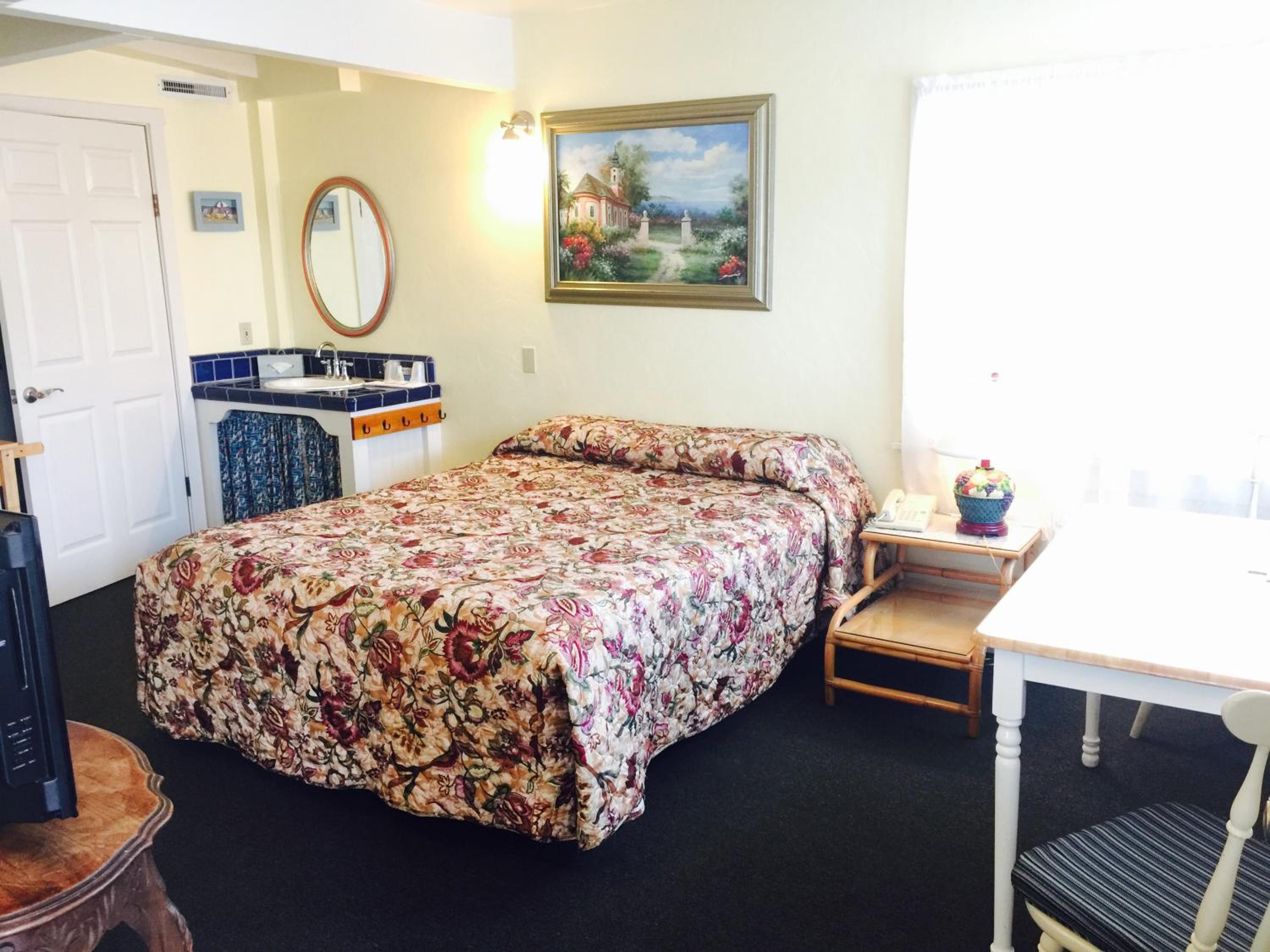 Harbor Inn