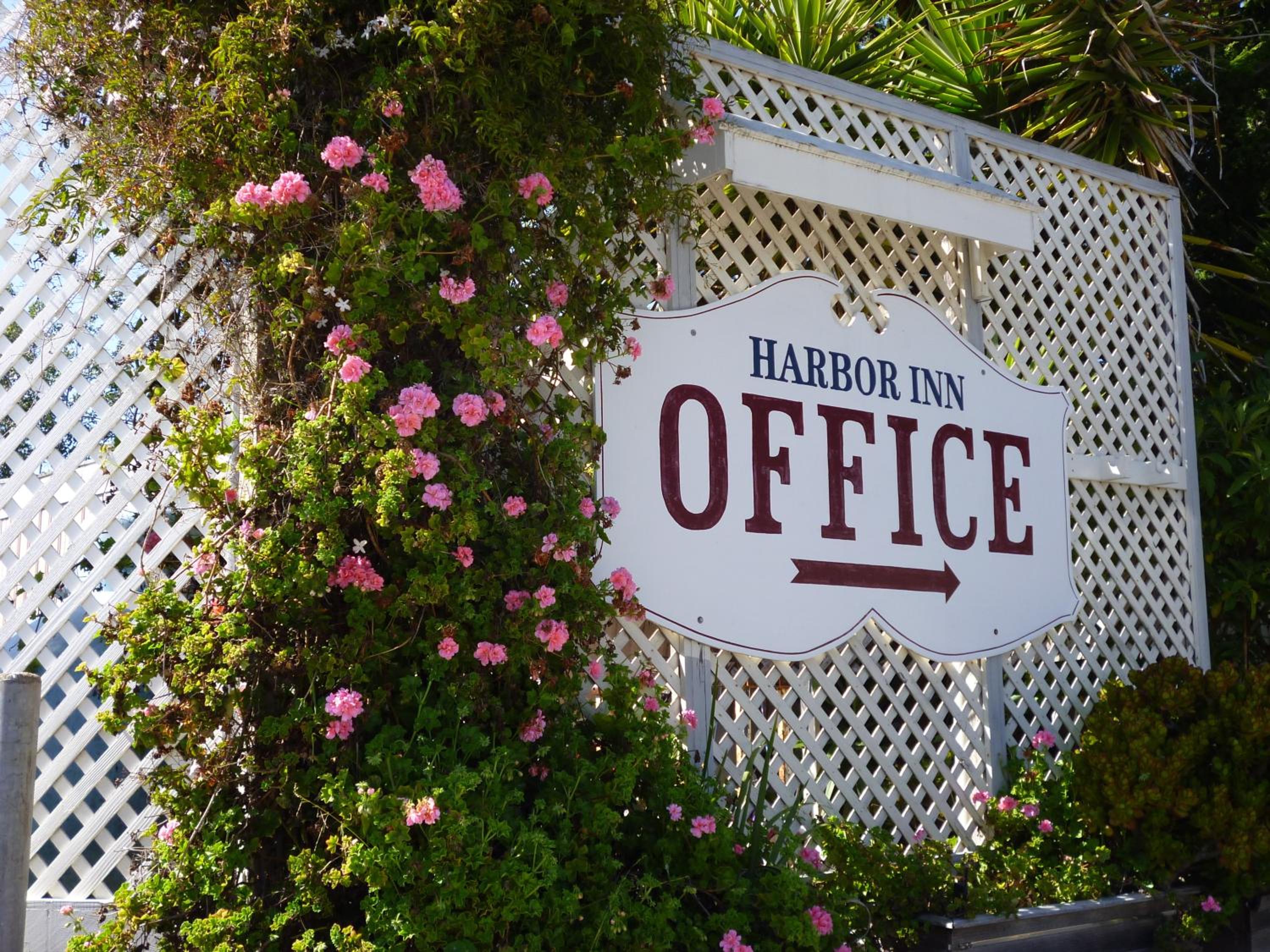 Harbor Inn