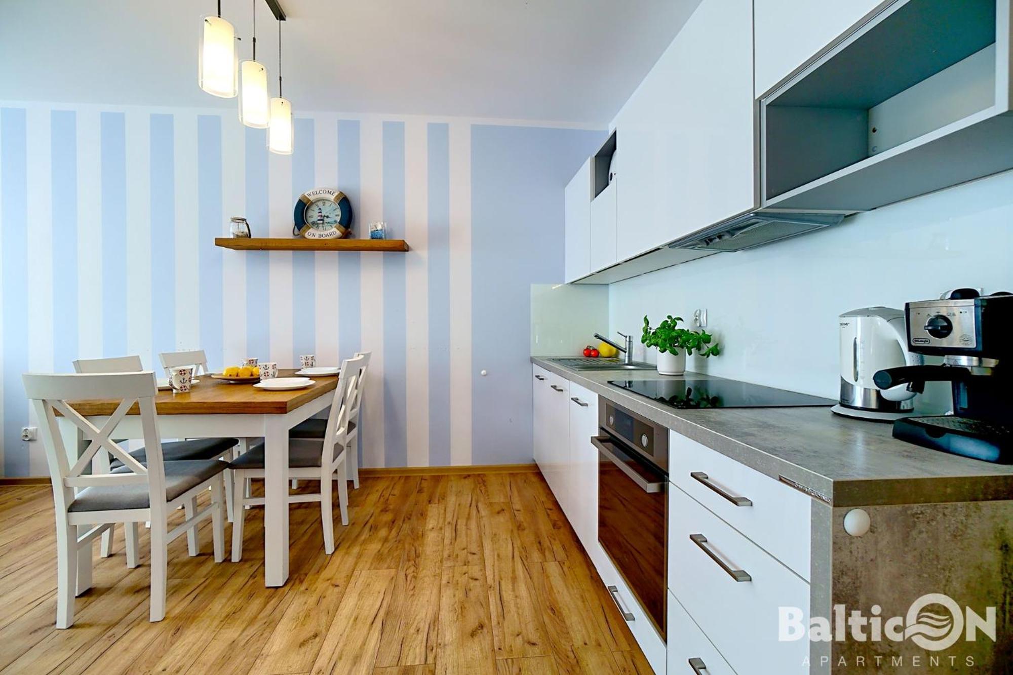 Apartamenty BalticON Polanki - Sauna, Fitness inclusive - Basen latem, Pool im Sommer