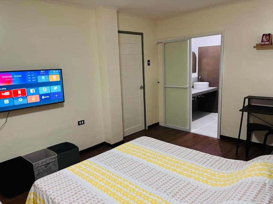 Tagaytay Swiss cabin Netflix/Wifi/Parking view 2