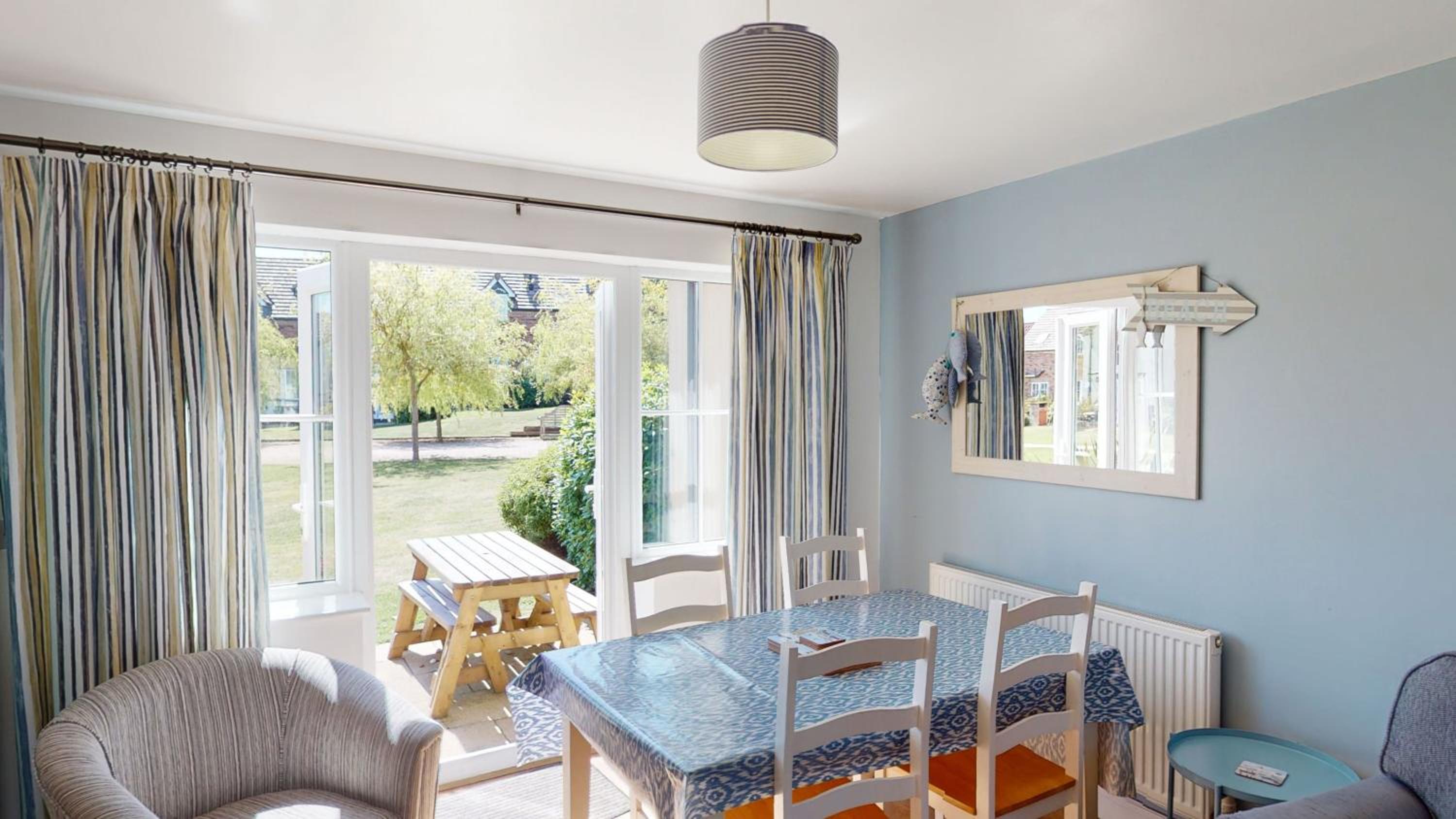 Anchor Down, The Bay, 2 bedrooms, patio, free parking, 2 small or 1 medium dog welcome view 4