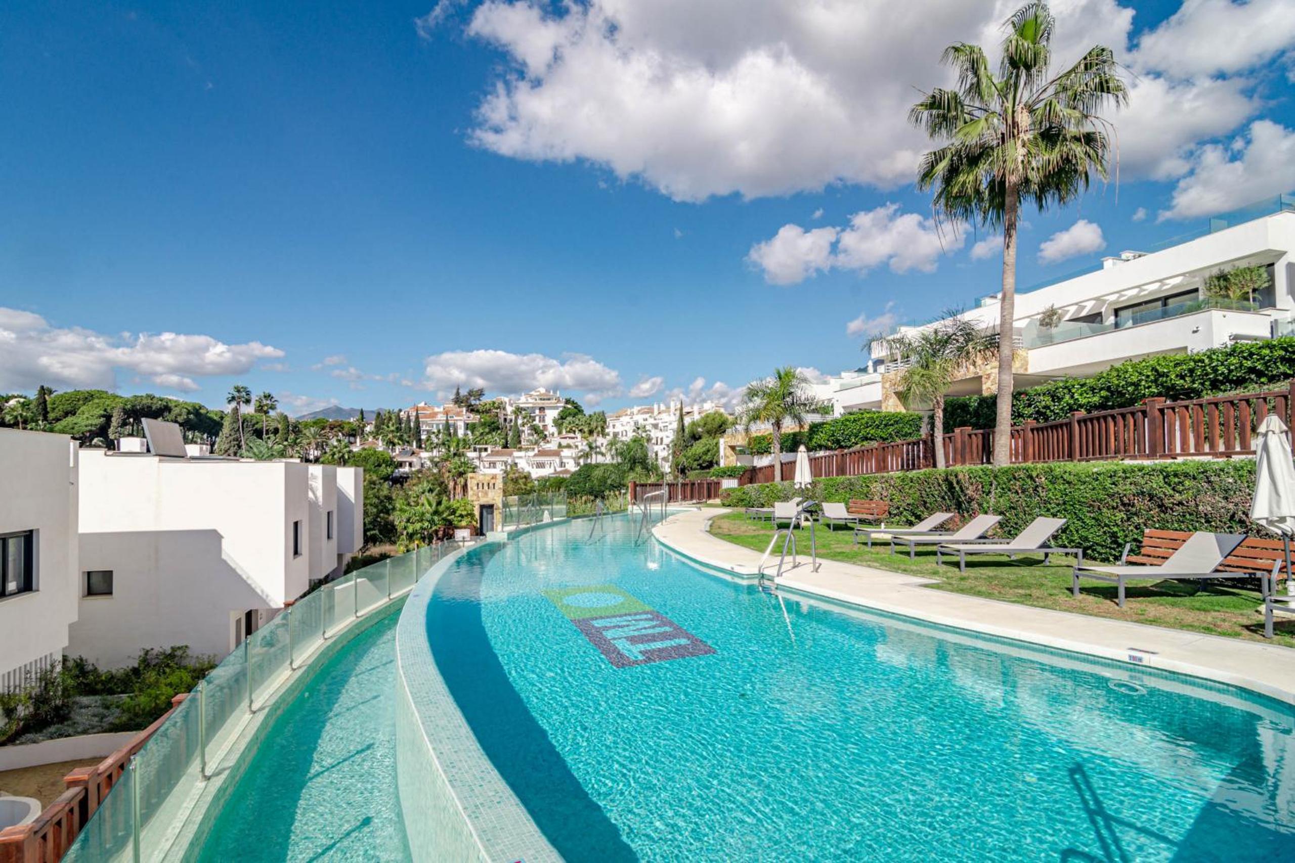 Luxury 3 bedroom townhouse on Marbellas Golden Mile with walking distance Puerto Banus