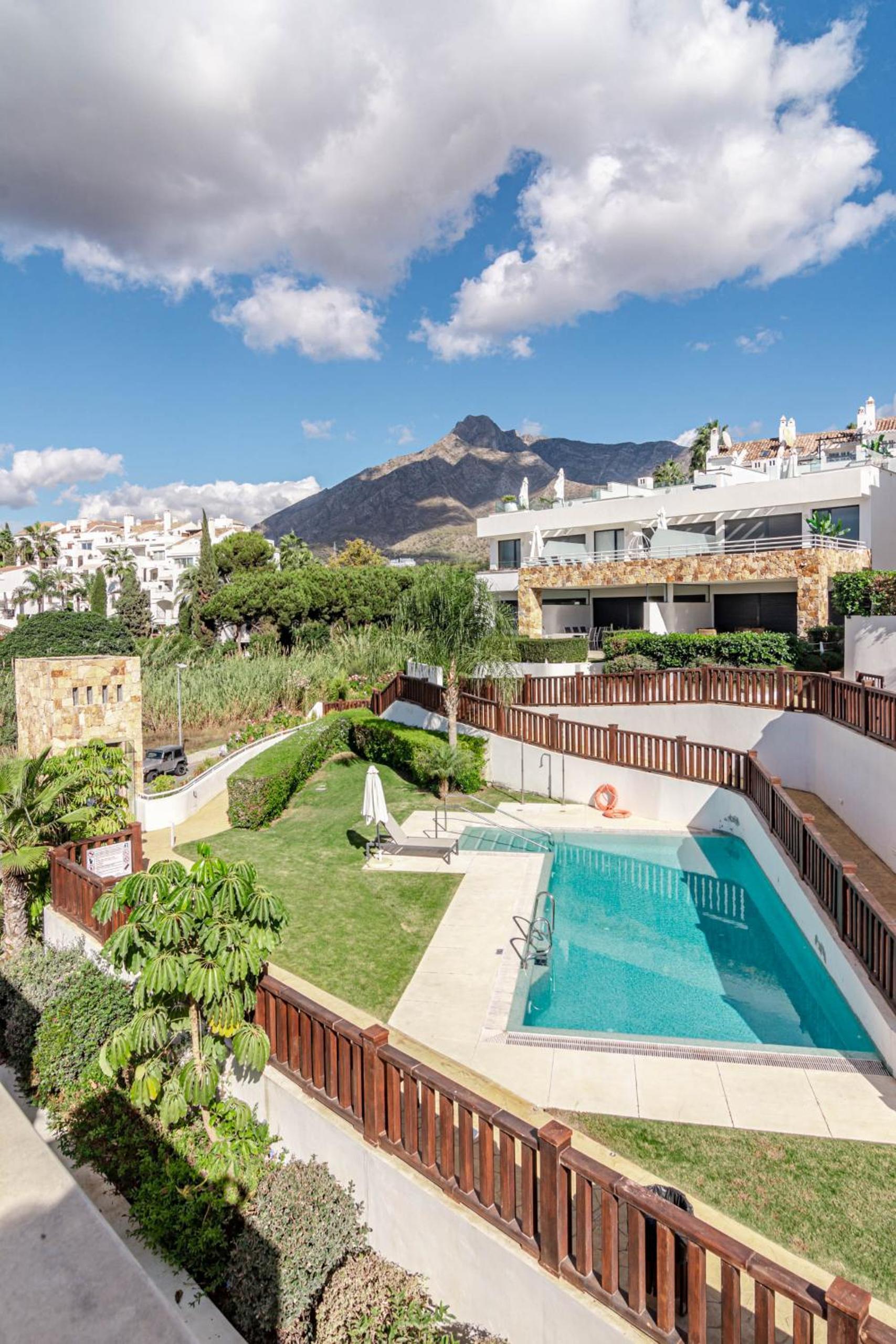 Luxury 3 bedroom townhouse on Marbellas Golden Mile with walking distance Puerto Banus