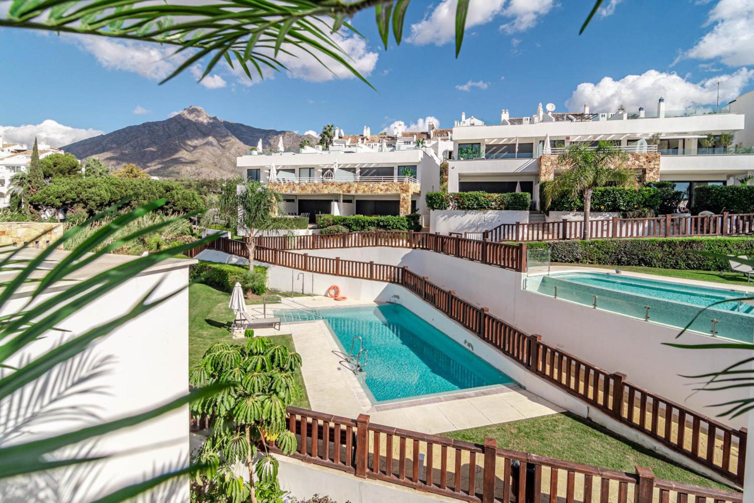Luxury 3 bedroom townhouse on Marbellas Golden Mile with walking distance Puerto Banus