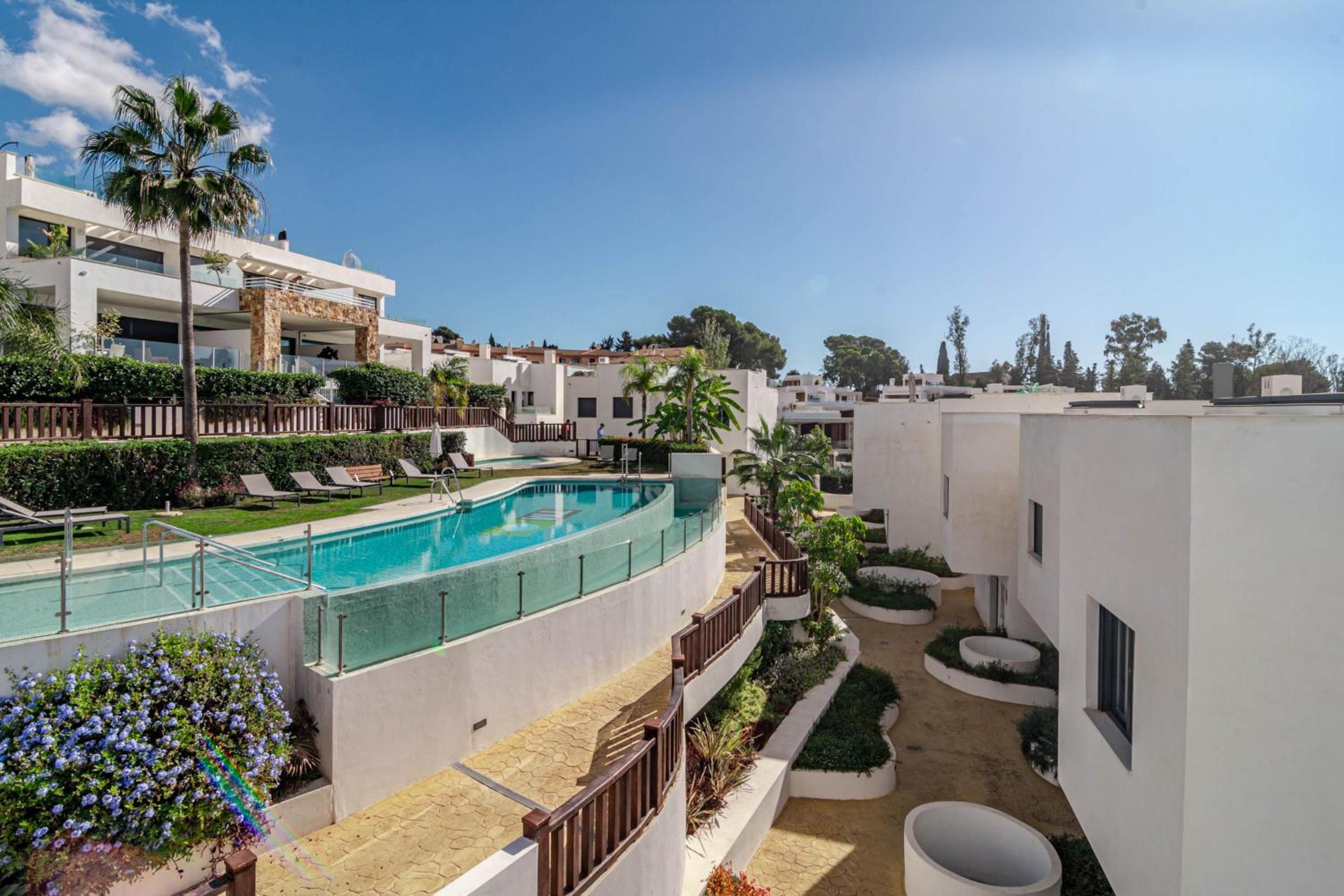 Luxury 3 bedroom townhouse on Marbellas Golden Mile with walking distance Puerto Banus