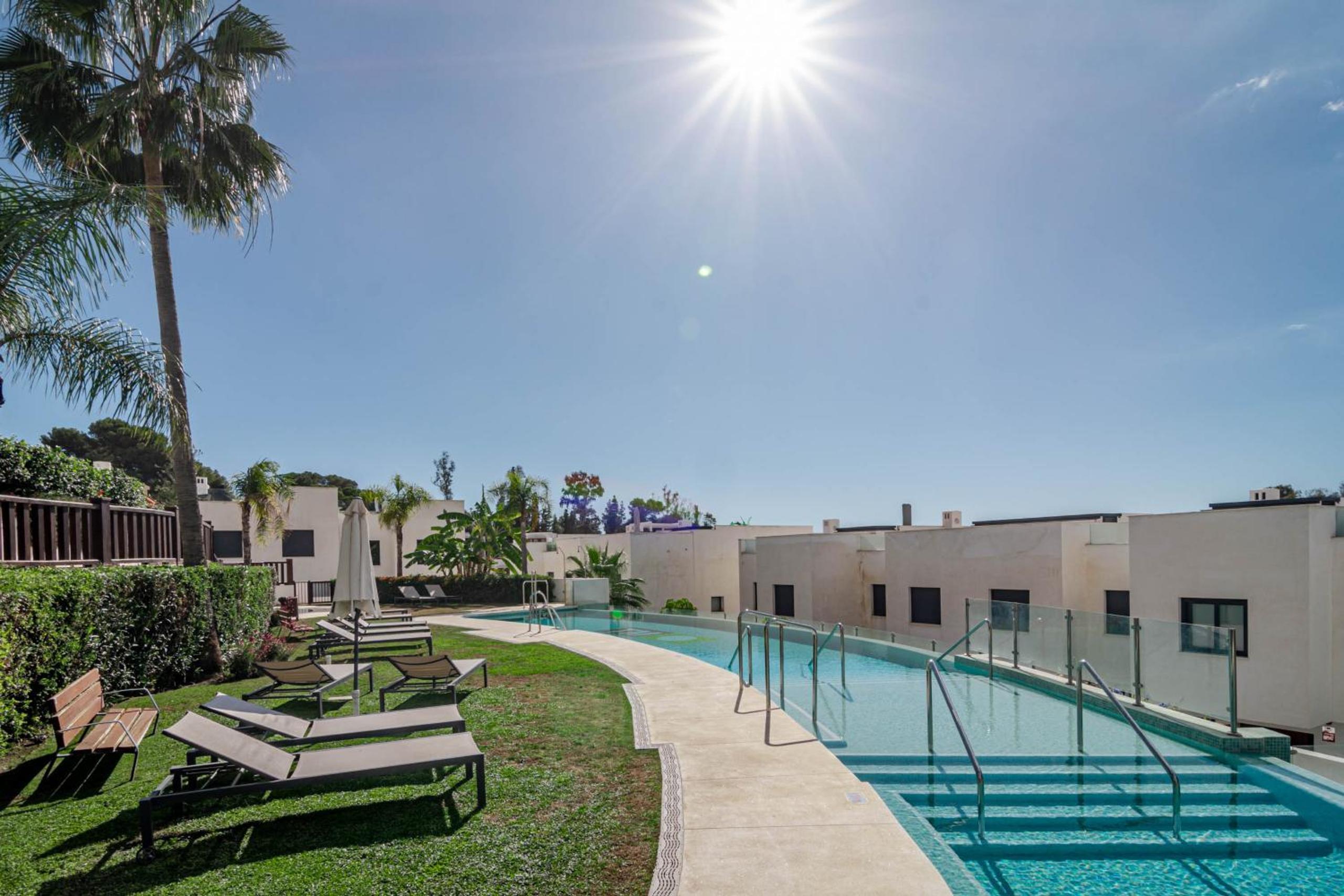 Luxury 3 bedroom townhouse on Marbellas Golden Mile with walking distance Puerto Banus