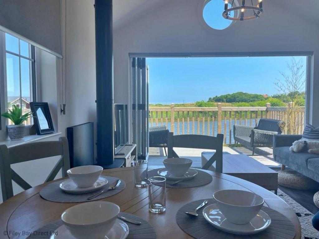 Lakeside Retreat, The Bay Filey, 2 bedrooms with ensuites, parking with EV charger view 2