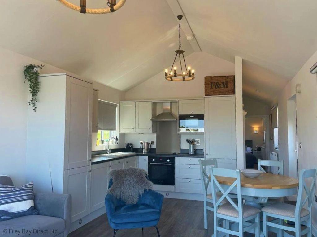 Lakeside Retreat, The Bay Filey, 2 bedrooms with ensuites, parking with EV charger view 3
