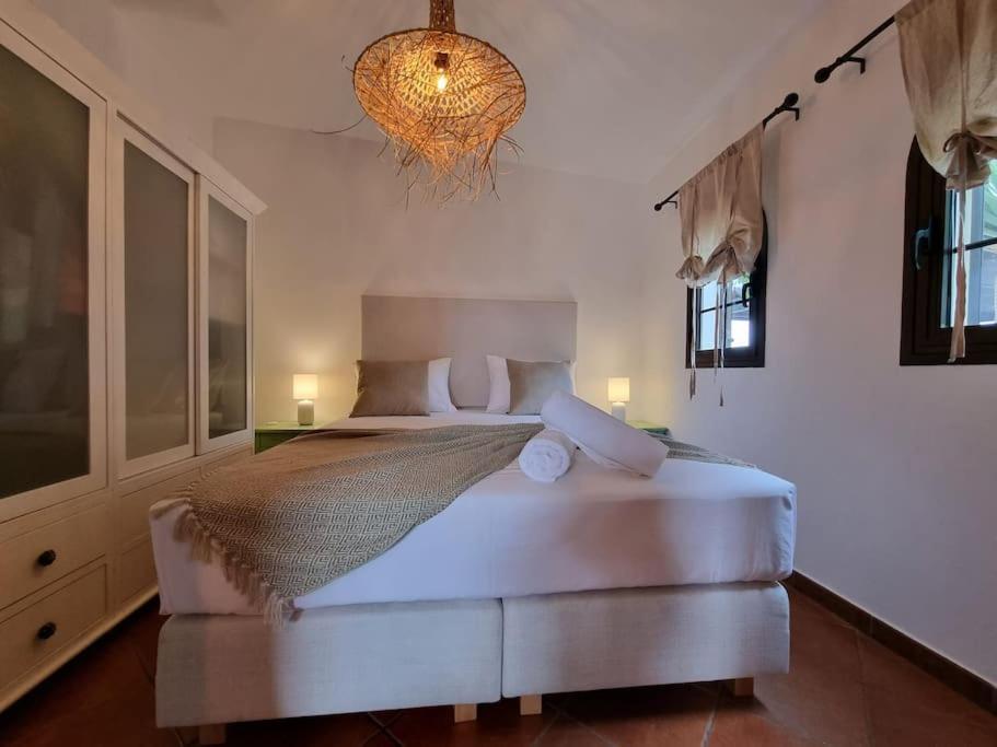 Surf&fun heated pool villa