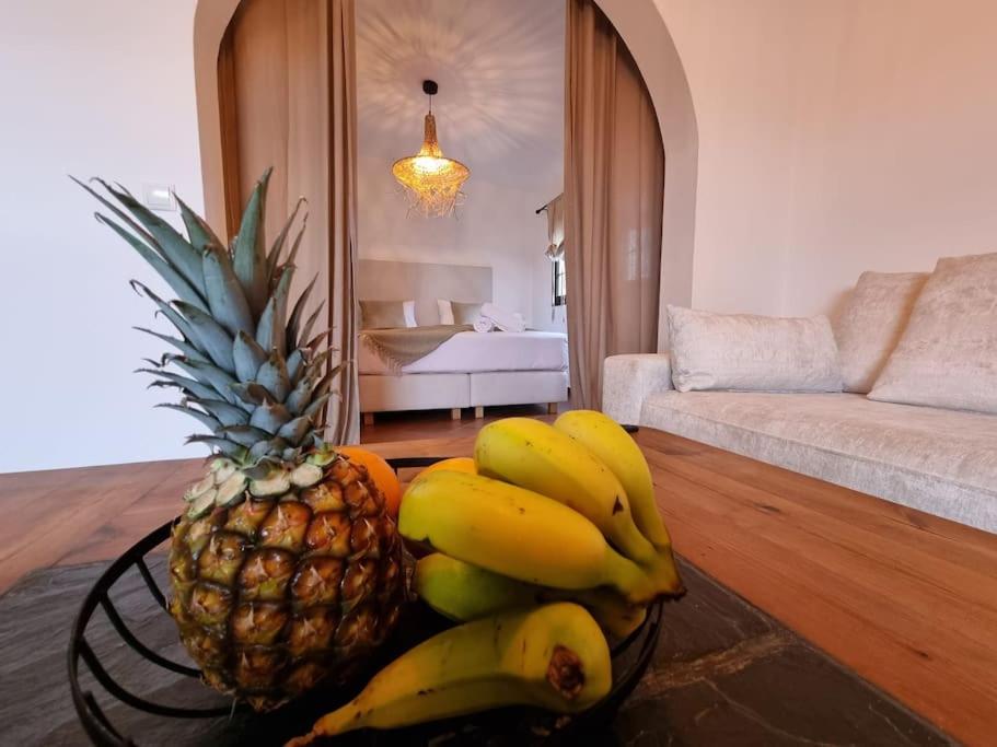Surf&fun heated pool villa