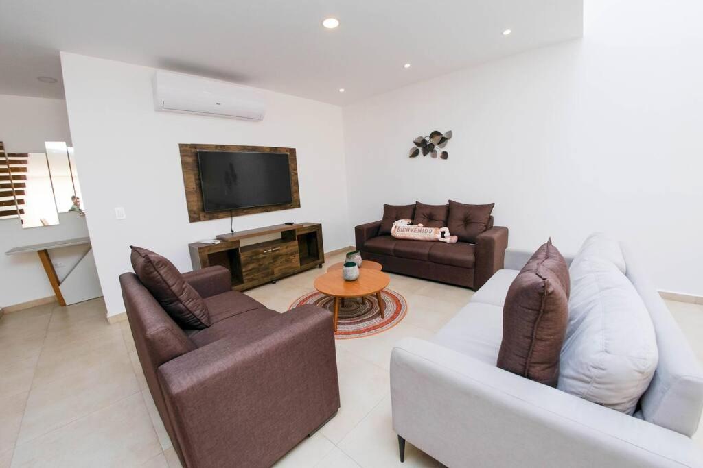 Urbanización privada, seguridad y confort view 3