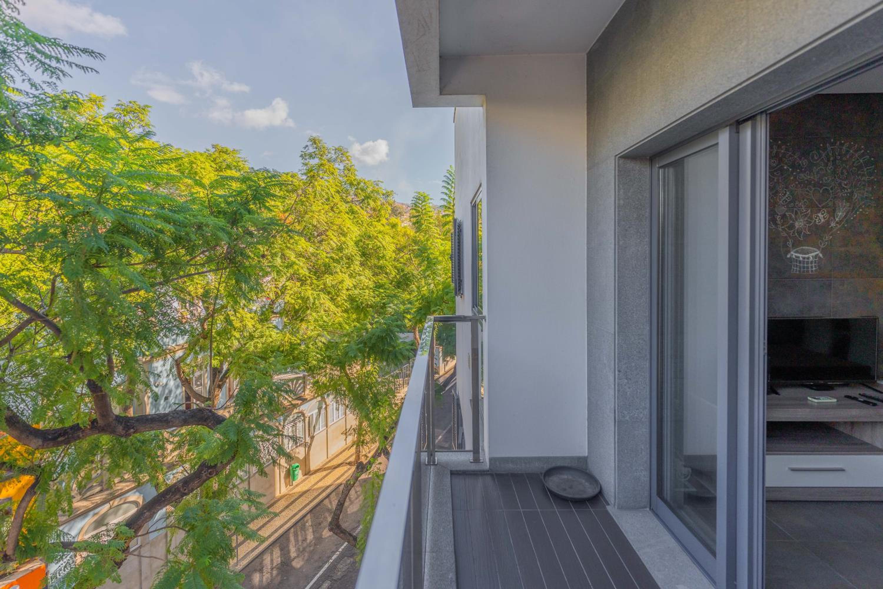 FLH Funchal Homey Apartment I view 5
