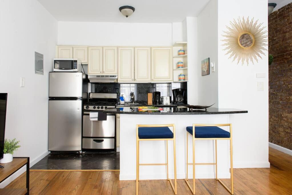26-3B 1BR prime gramercy WD in unit Courtyard