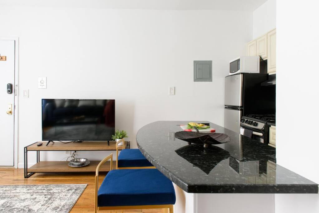 26-3B 1BR prime gramercy WD in unit Courtyard