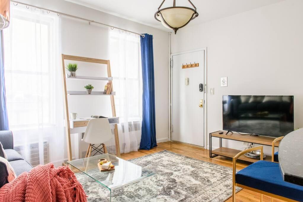 26-3B 1BR prime gramercy WD in unit Courtyard