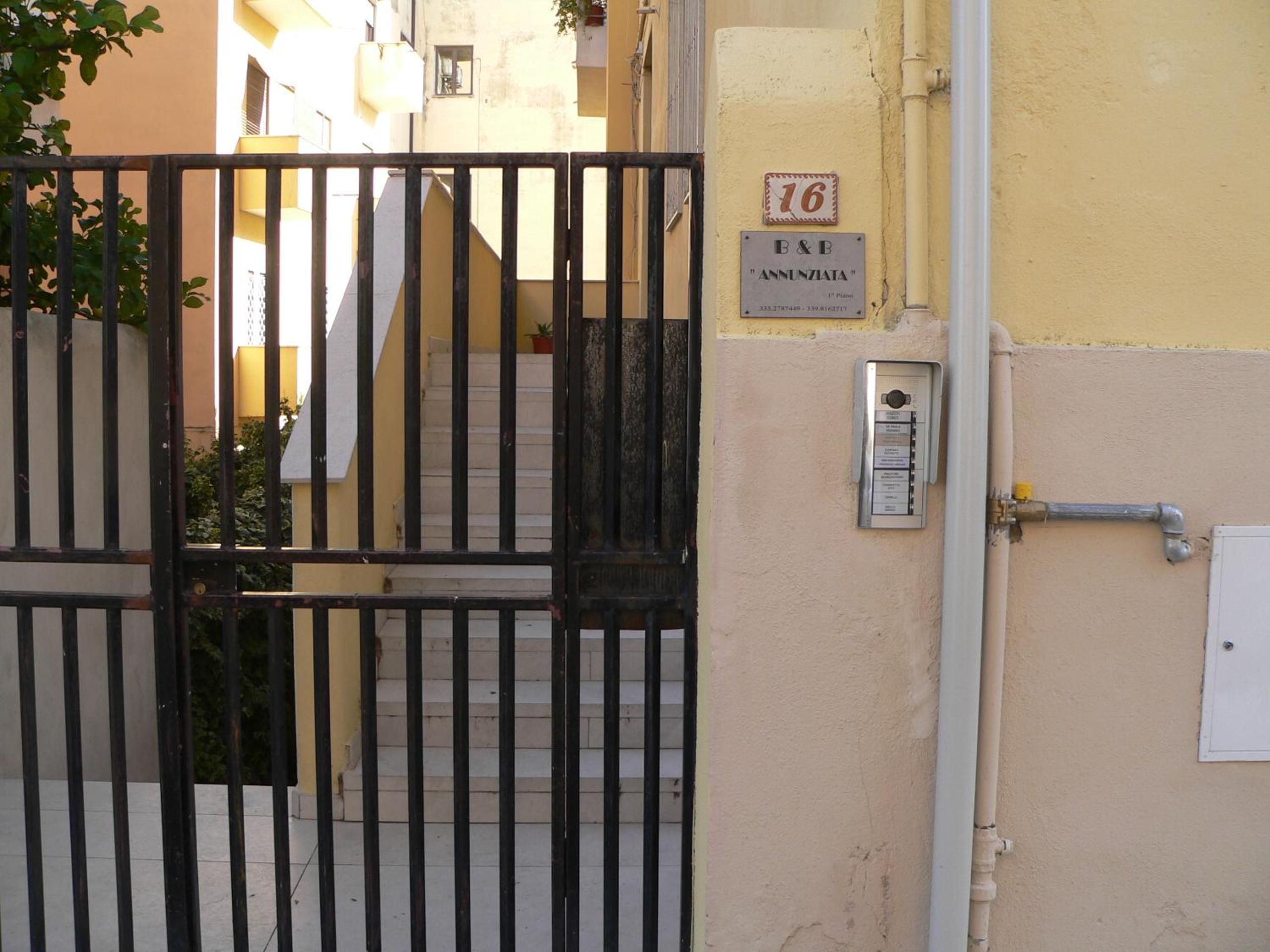B&B ANNUNZIATA-Vicino all' Ospedale Civile dell'Annunziata e alla Clinica Scarnati, a due passi dall'Ospedale Mariano Santo,Siamo nel centro di Cosenza con