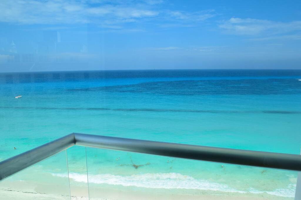 Hermoso estudio frente al mar, balcon, gym 3504