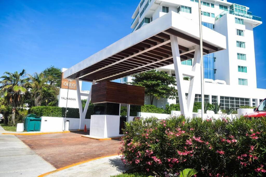 Hermoso estudio frente al mar, balcon, gym 3504