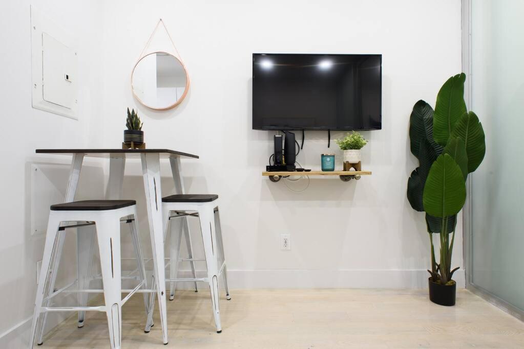 78-2B New furnished 1BR WD walk to Central Park