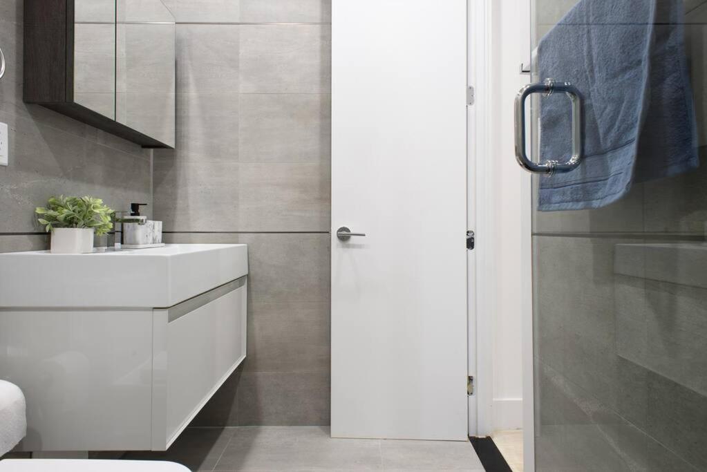 78-2B New furnished 1BR WD walk to Central Park