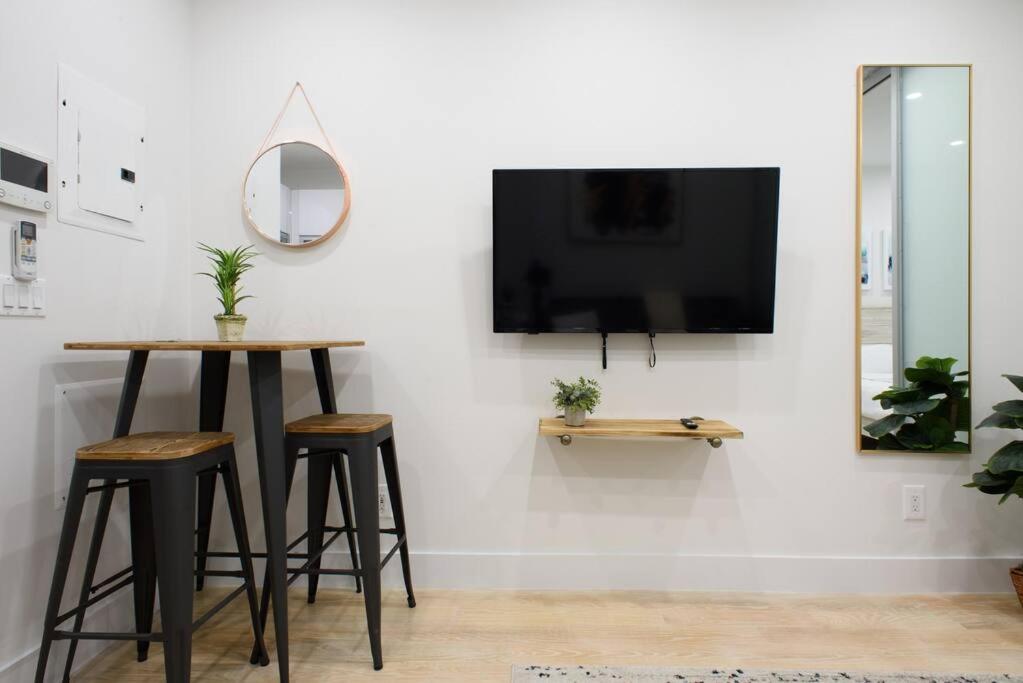 78-2D New furnished 1BR WD walk to Central Park