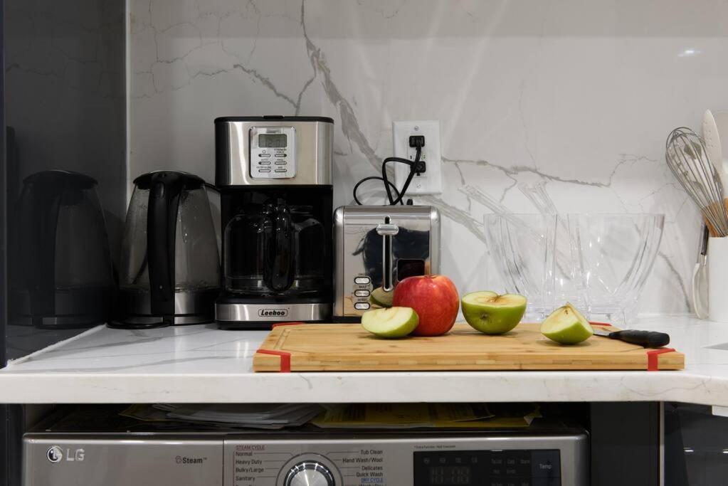78-2B New furnished 1BR WD walk to Central Park