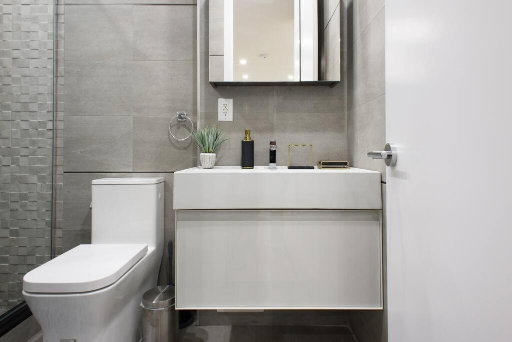 78-2D New furnished 1BR WD walk to Central Park