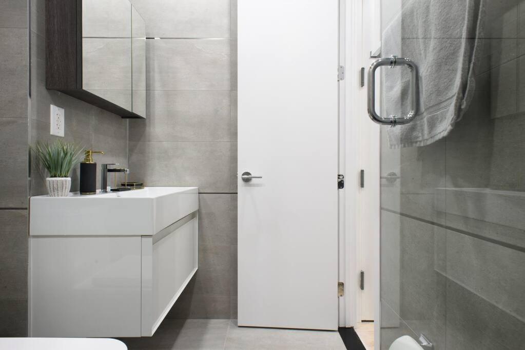 78-2D New furnished 1BR WD walk to Central Park