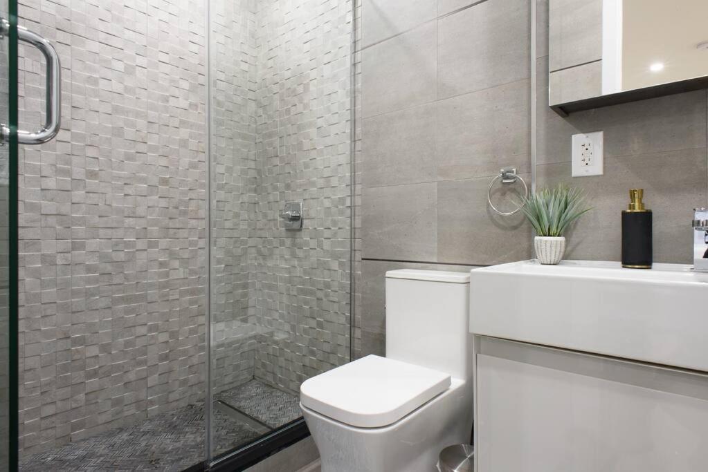 78-2D New furnished 1BR WD walk to Central Park