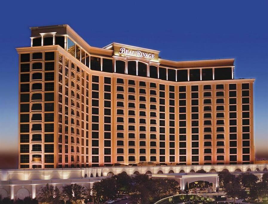 Hotel 4/3 Home Centrally Located, beach, casino, airport, dining, golfing, shopping, entertainment - Image 1