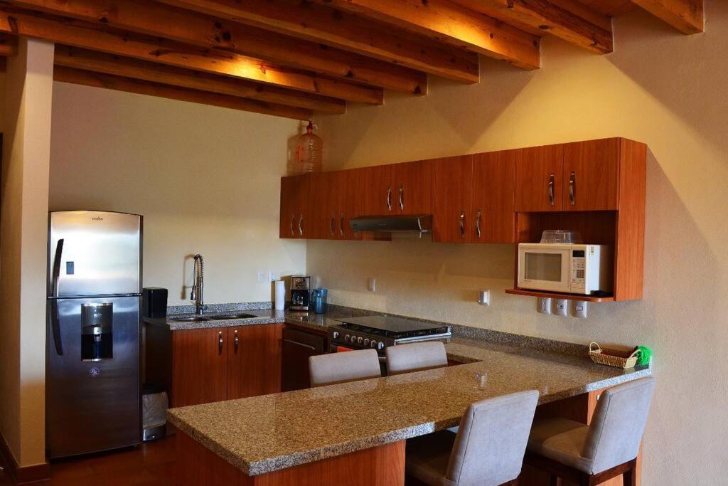 Beautiful home w/Pool @Capilla de Piedra view 5