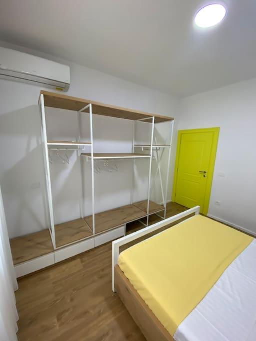 CASA ROI, Yellow apartment in the heart of Blloku