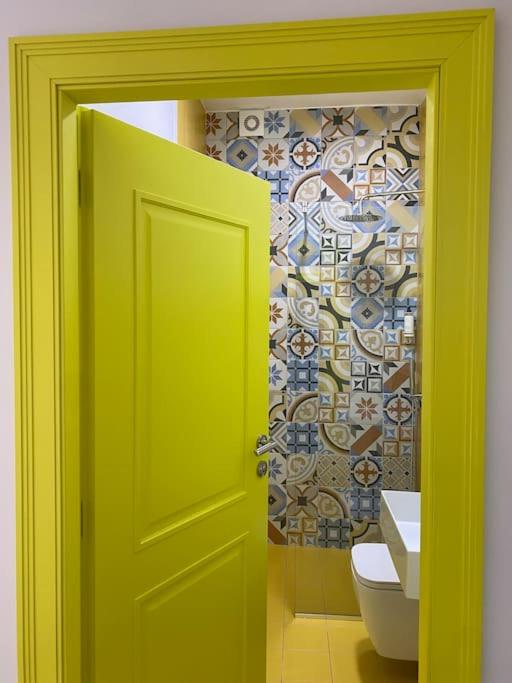 CASA ROI, Yellow apartment in the heart of Blloku